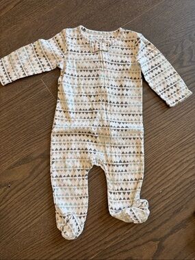 aden + anais Neutral Triangle Print Footed One-Piece
